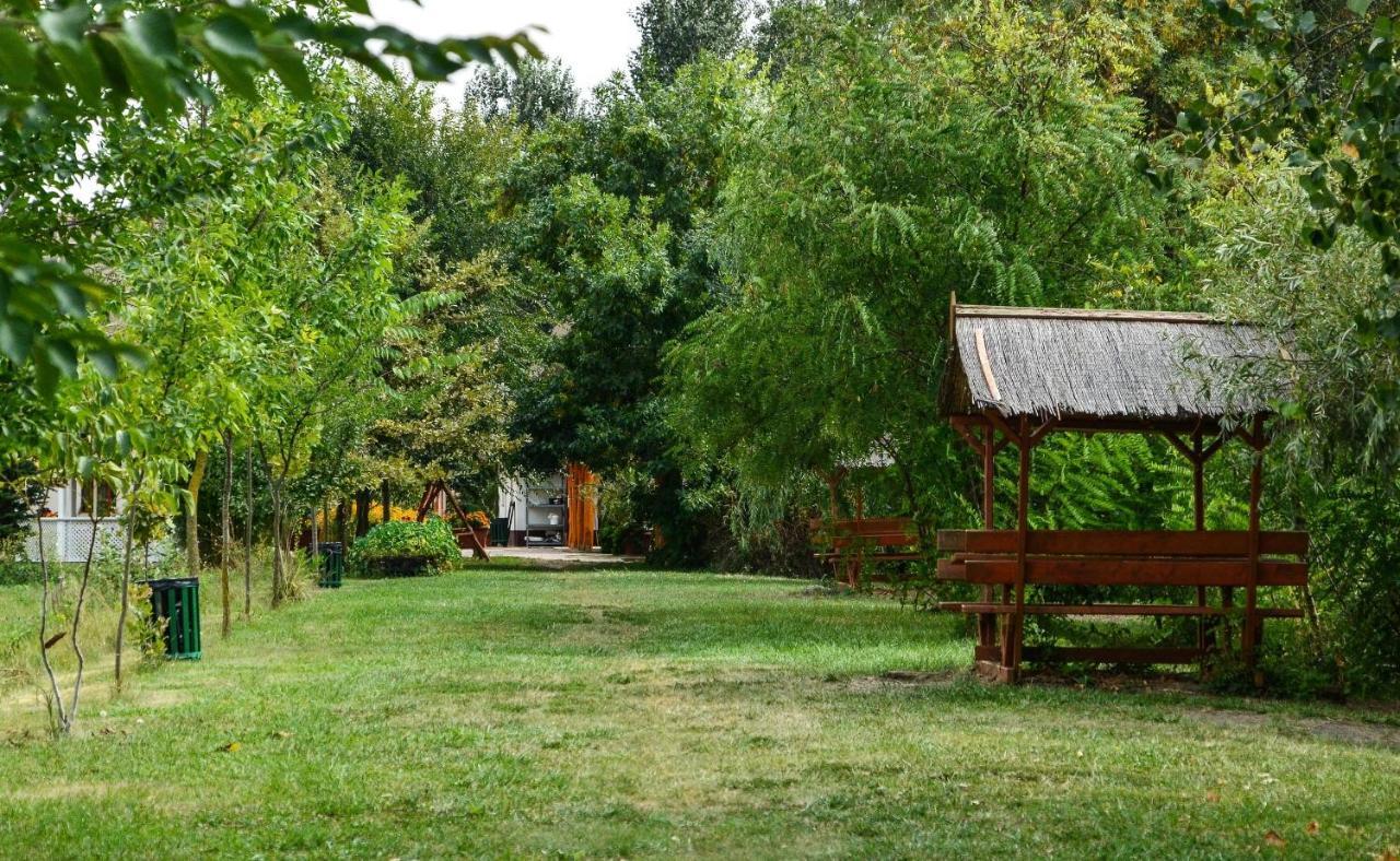 Antal-Tavi Fogado Es Horgaszparadicsom Szentes Εξωτερικό φωτογραφία