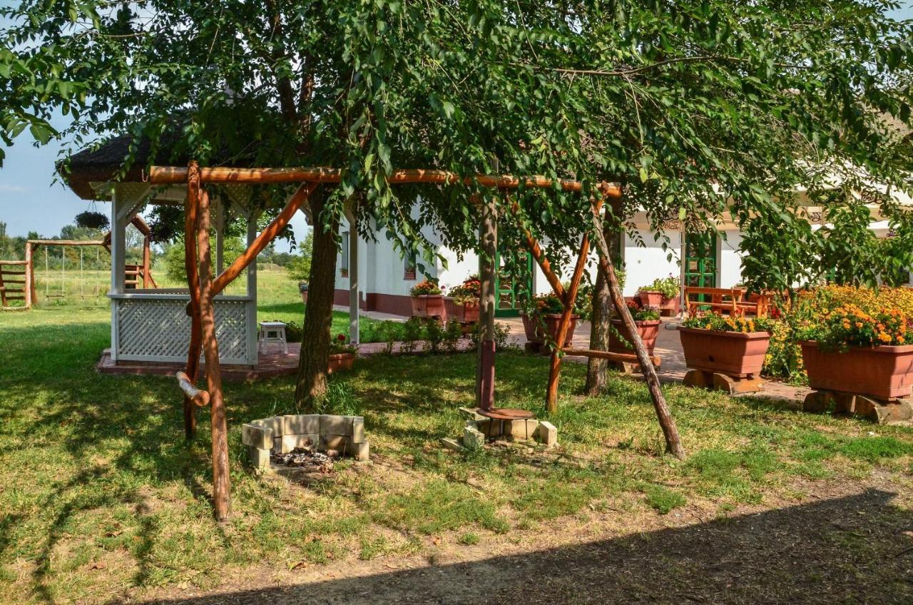 Antal-Tavi Fogado Es Horgaszparadicsom Szentes Εξωτερικό φωτογραφία